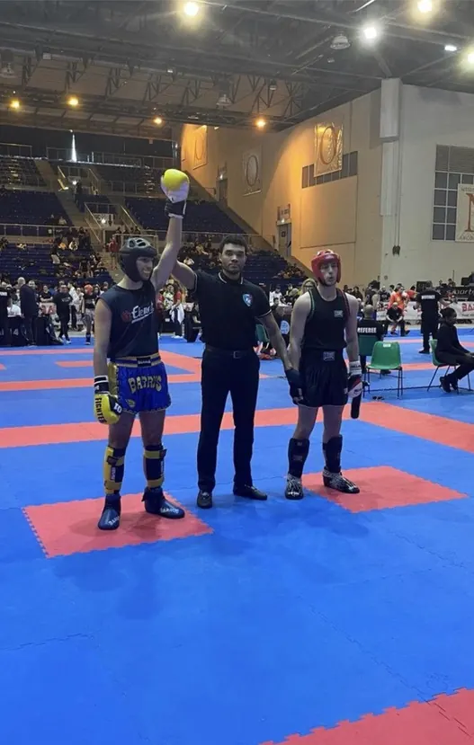 Vittoria in un incontro di kickboxing