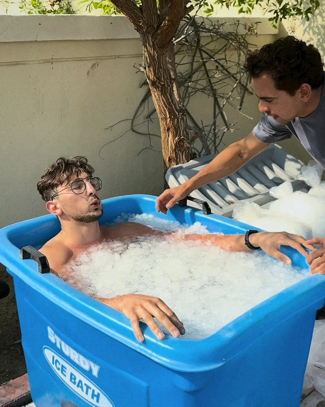 Francescomatteo in un bagno di ghiaccio